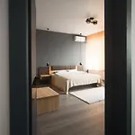 Si-yo *